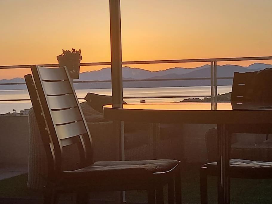 Appartement Isula Piana Avec Vue Panoramique Mer Et Montagnes, 40M De Terrasse LʼÎle-Rousse Extérieur photo