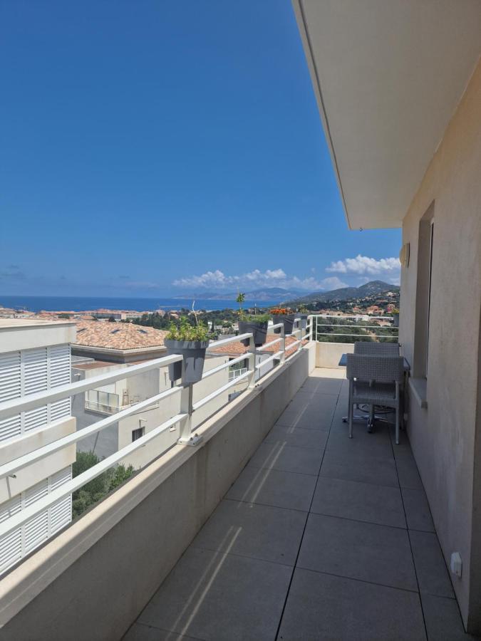 Appartement Isula Piana Avec Vue Panoramique Mer Et Montagnes, 40M De Terrasse LʼÎle-Rousse Extérieur photo